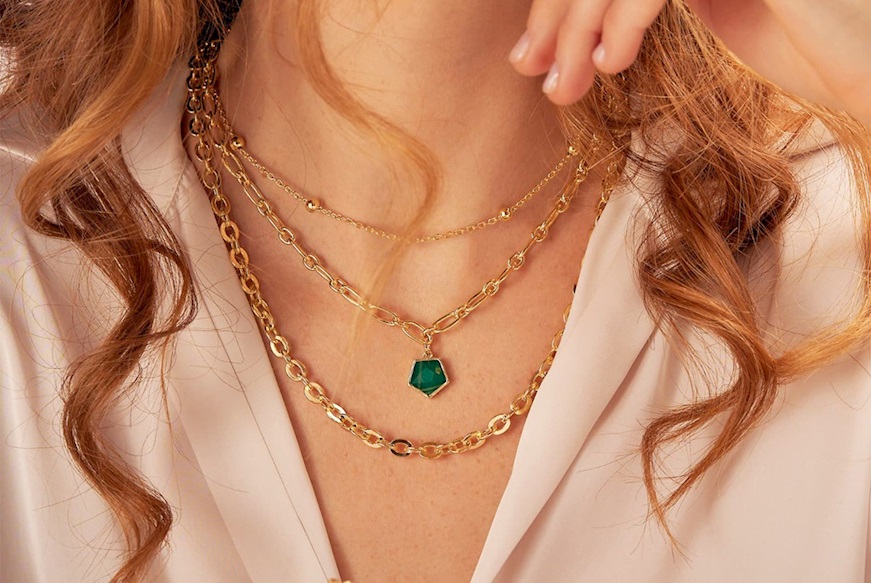 Necklace Gipsy in gilded bronze with green pendant Unoaerre