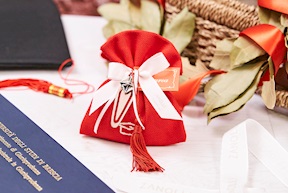 Bomboniera Laurea Segnalibro della Laurea argento con scatola portaconfetti Selezione Zanolli