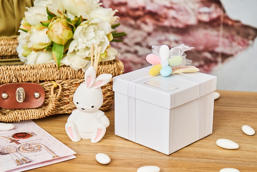 Fragrance Diffuser Bunny white and pink with sugared almonds Selezione Zanolli