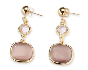 Orecchini pendenti Simonne ottone finitura oro con occhio di gatto rosa/viola Sovrani