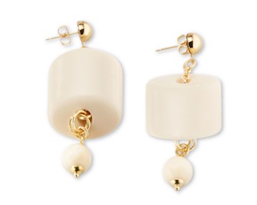 Orecchini pendenti ottone finitura oro con resine panna Sovrani