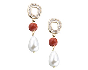 Orecchini ottone finitura oro con pasta di corallo perla e zirconi Sovrani