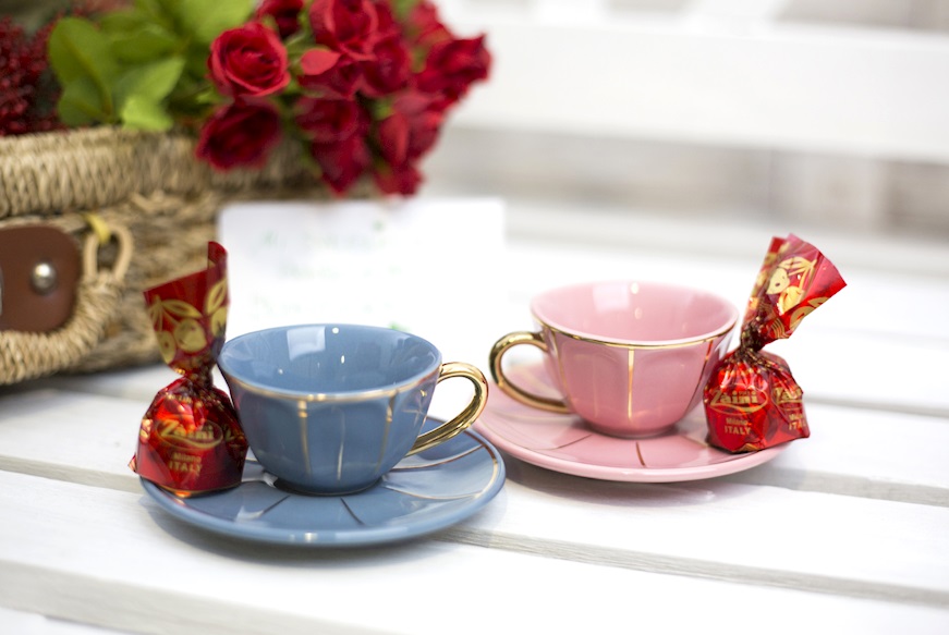 Coffee cup La Tavola Scomposta porcelain with saucer pink Bitossi home