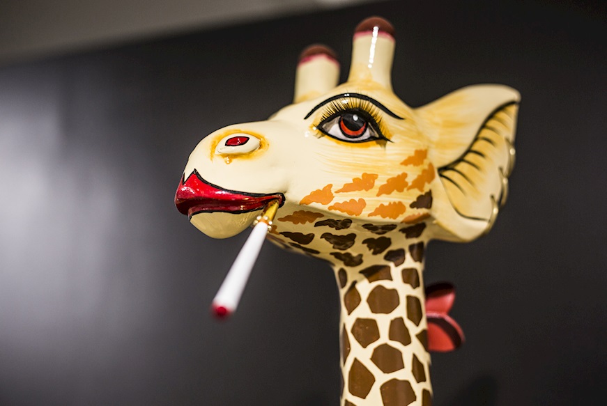 Giraffa Roxanna XL dipinta a mano Tom's Drag