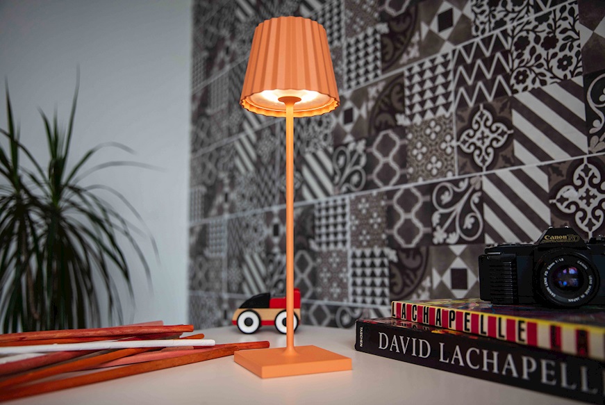 Lampada da tavolo a LED Troll 2.0 arancio Sompex