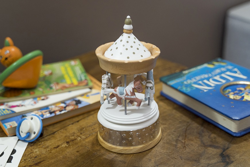 Regali-di-natale-per-bambini-Carillon-Giostra-di-Cavalli