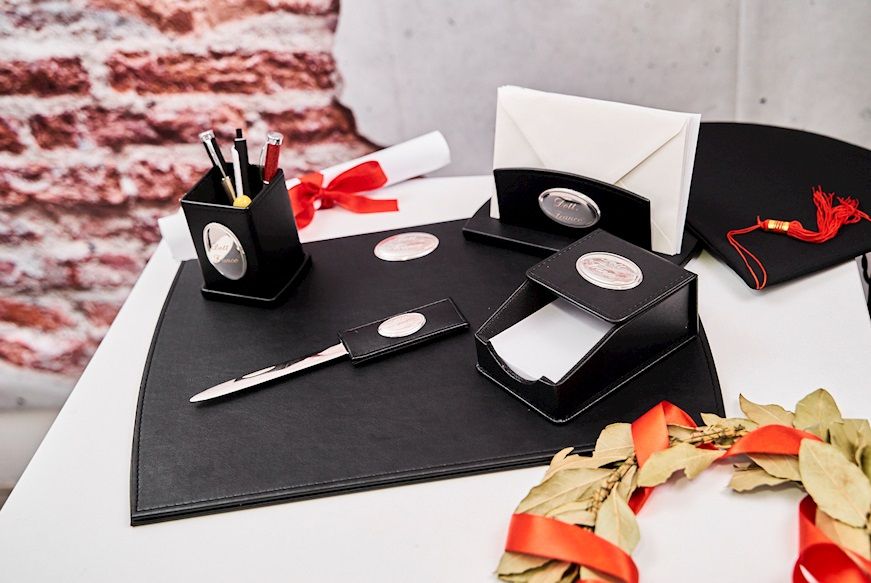 regali-di-laurea-per-lui-set-ufficio